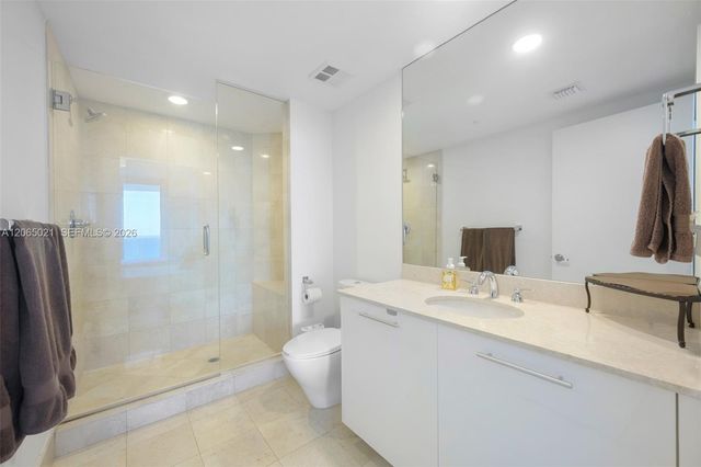 2711 S Ocean Dr 902, Hollywood, FL 33019