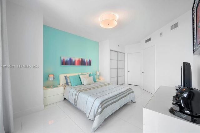 2711 S Ocean Dr 902, Hollywood, FL 33019
