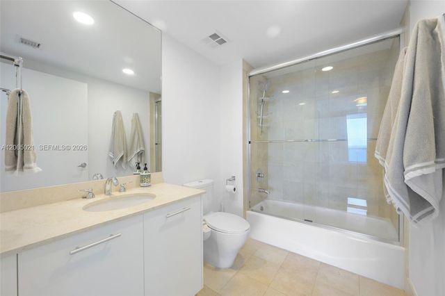 2711 S Ocean Dr 902, Hollywood, FL 33019