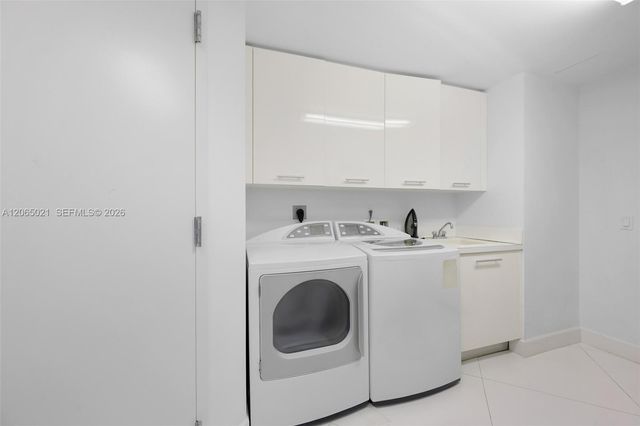 2711 S Ocean Dr 902, Hollywood, FL 33019