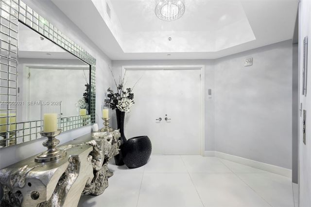2711 S Ocean Dr 902, Hollywood, FL 33019