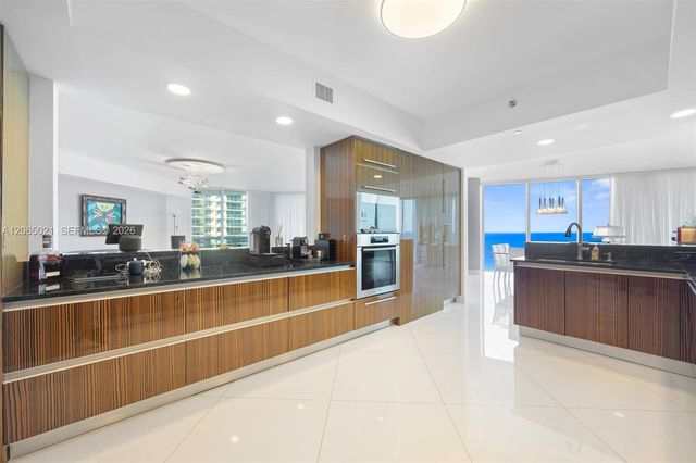 2711 S Ocean Dr 902, Hollywood, FL 33019