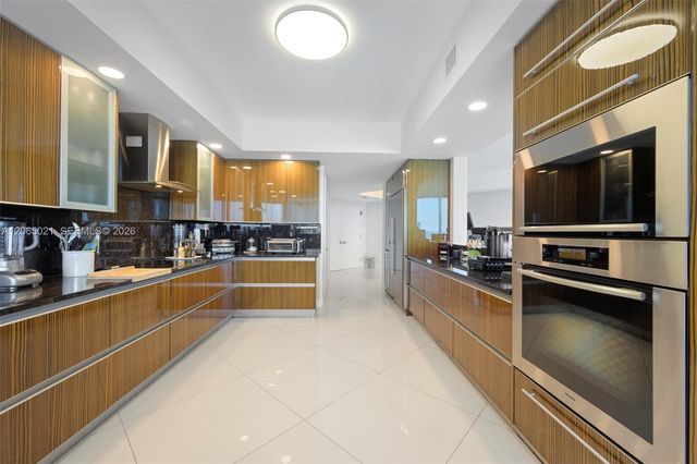 2711 S Ocean Dr 902, Hollywood, FL 33019