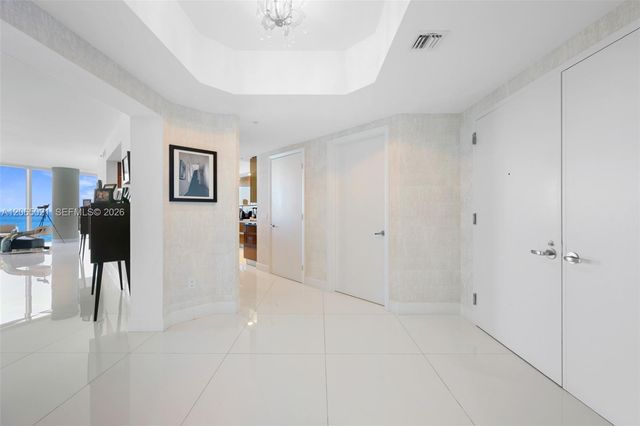 2711 S Ocean Dr 902, Hollywood, FL 33019