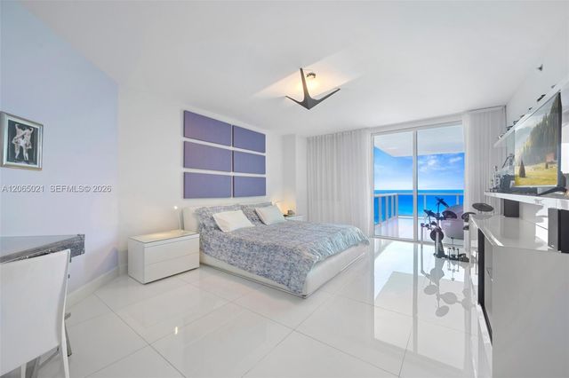 2711 S Ocean Dr 902, Hollywood, FL 33019
