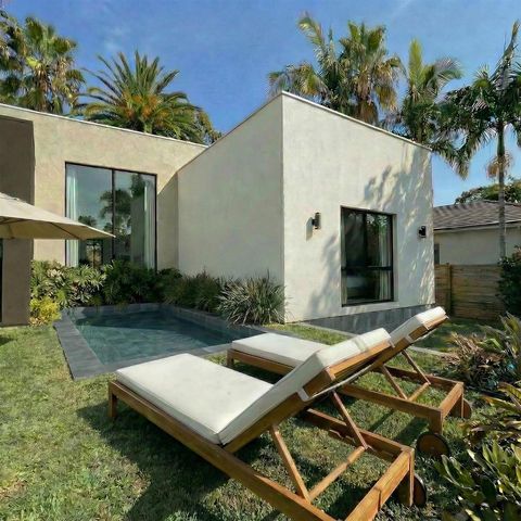 2500 NE 18th Avenue, Wilton Manors, FL 33305