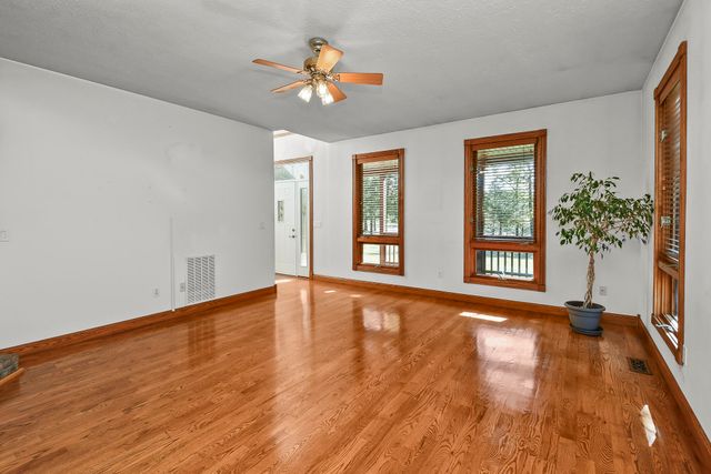 1452 Spring Valley Loop, Marshfield, MO 65706