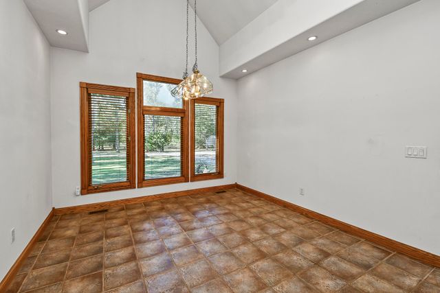 1452 Spring Valley Loop, Marshfield, MO 65706