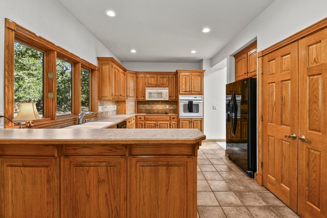 1452 Spring Valley Loop, Marshfield, MO 65706