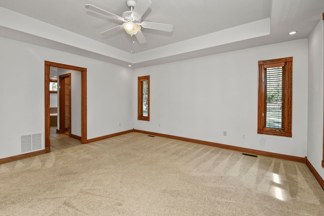 1452 Spring Valley Loop, Marshfield, MO 65706