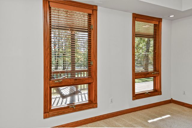 1452 Spring Valley Loop, Marshfield, MO 65706