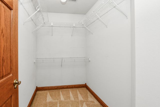 1452 Spring Valley Loop, Marshfield, MO 65706