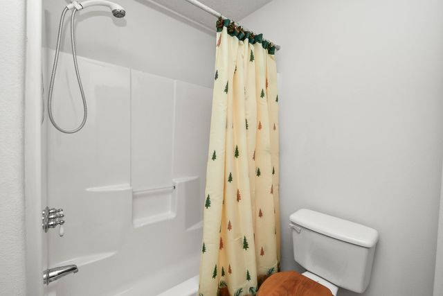 1452 Spring Valley Loop, Marshfield, MO 65706