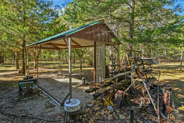 1452 Spring Valley Loop, Marshfield, MO 65706