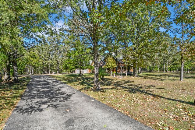 1452 Spring Valley Loop, Marshfield, MO 65706