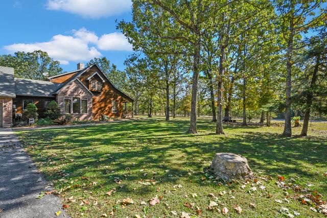 1452 Spring Valley Loop, Marshfield, MO 65706