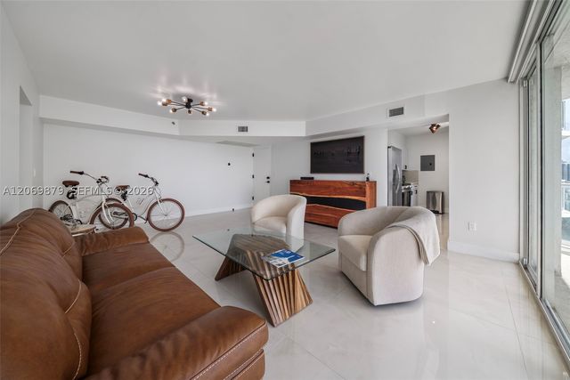 5900 Collins Ave 1204, Miami Beach, FL 33140