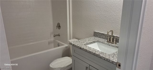 2215 NE 22nd PL, Cape Coral, FL 33909