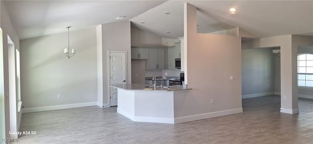 2215 NE 22nd PL, Cape Coral, FL 33909