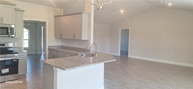 2215 NE 22nd PL, Cape Coral, FL 33909