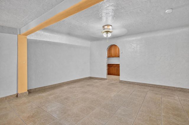 2216 E Commercial Street NE, Albuquerque, NM 87102