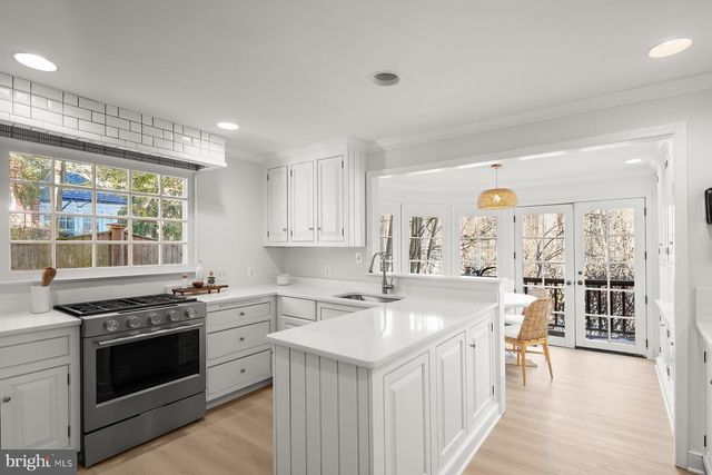 1727 HOBAN RD NW, Washington, DC 20007