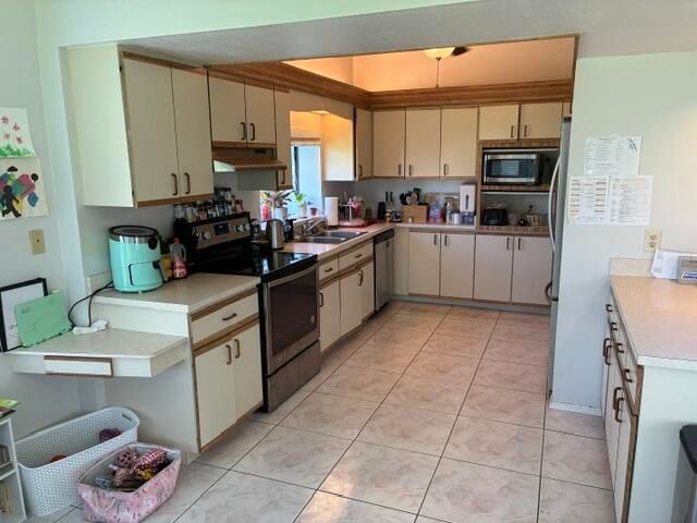 6907 NW HERSHY Circle, Port St. Lucie, Port St Lucie, FL 34983