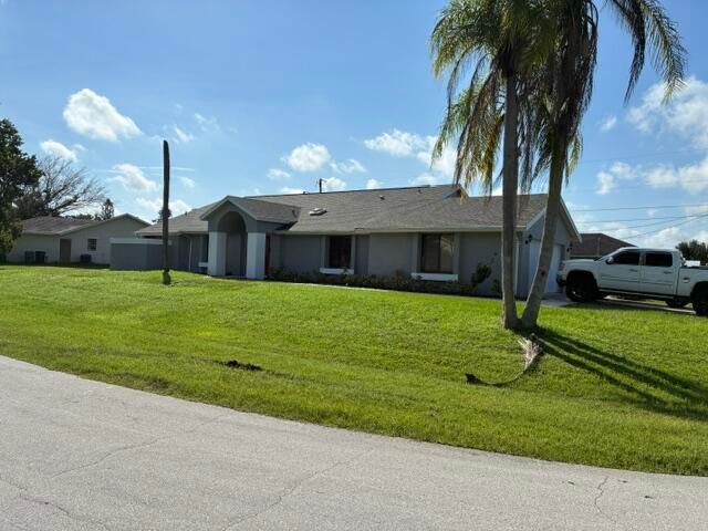 6907 NW HERSHY Circle, Port St. Lucie, Port St Lucie, FL 34983
