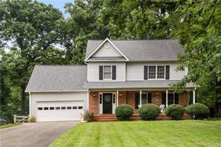 102 Woodbriar Road, Winston-salem, NC 27106