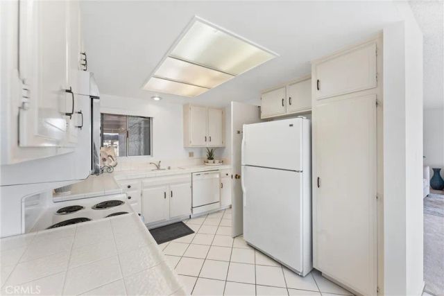 3271 San Amadeo P, Laguna Woods, CA 92637