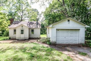 16 Oak Street, New Fairfield, CT 06812