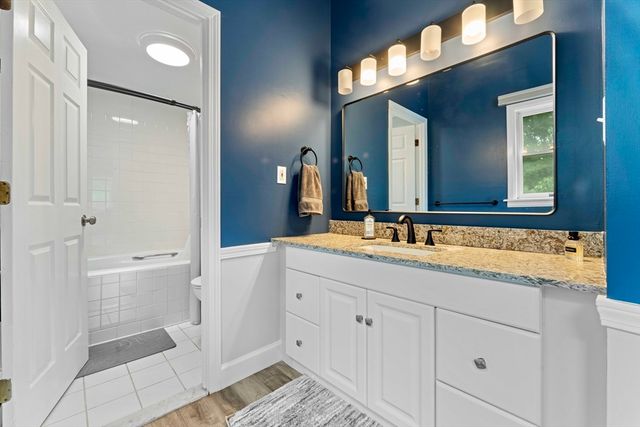 36 N Stone Mill Dr 1224, Dedham, MA 02026