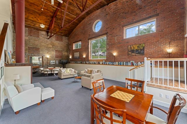 36 N Stone Mill Dr 1224, Dedham, MA 02026