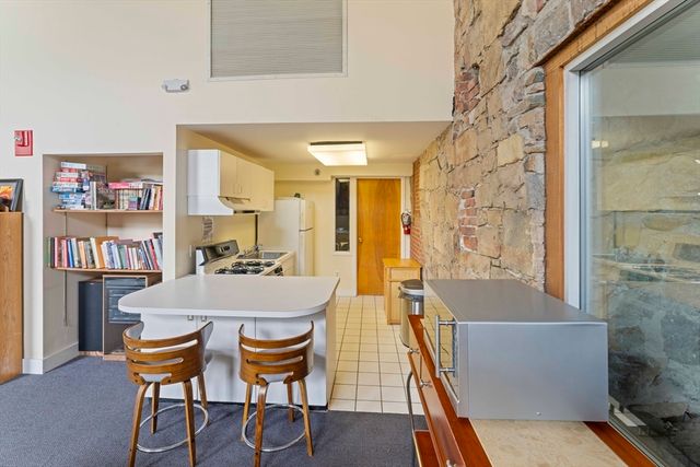 36 N Stone Mill Dr 1224, Dedham, MA 02026