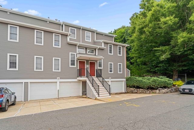 36 N Stone Mill Dr 1224, Dedham, MA 02026