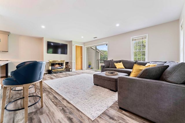 36 N Stone Mill Dr 1224, Dedham, MA 02026