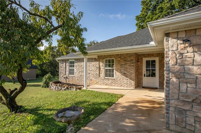 13 Hillswick Drive, Bella Vista, AR 72715