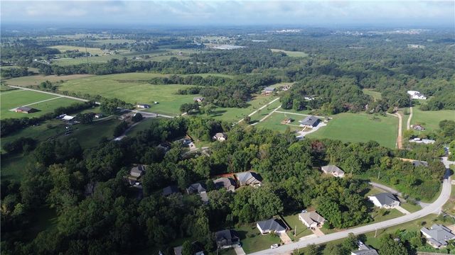 13 Hillswick Drive, Bella Vista, AR 72715
