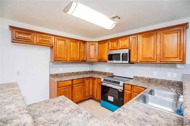 13 Hillswick Drive, Bella Vista, AR 72715