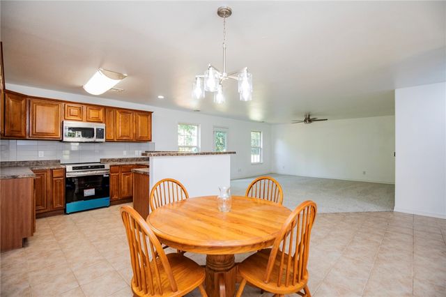 13 Hillswick Drive, Bella Vista, AR 72715