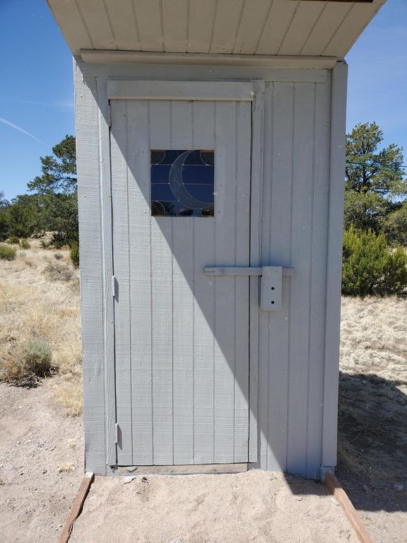 Image 20 of property listing at 4 Broken Arrow Way, Fence Lake, NM 87315