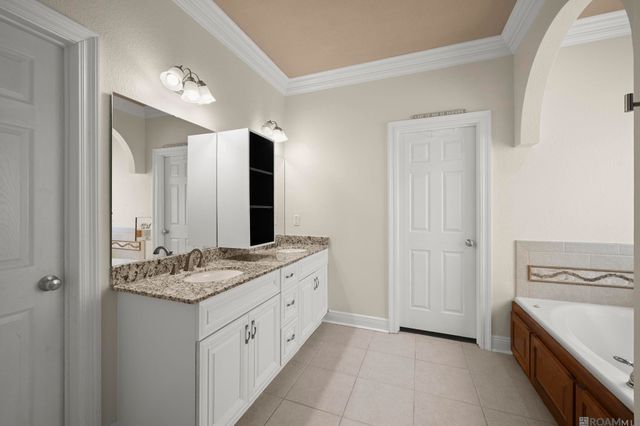 3307 Grassy Lake Dr, Baton Rouge, LA 70816