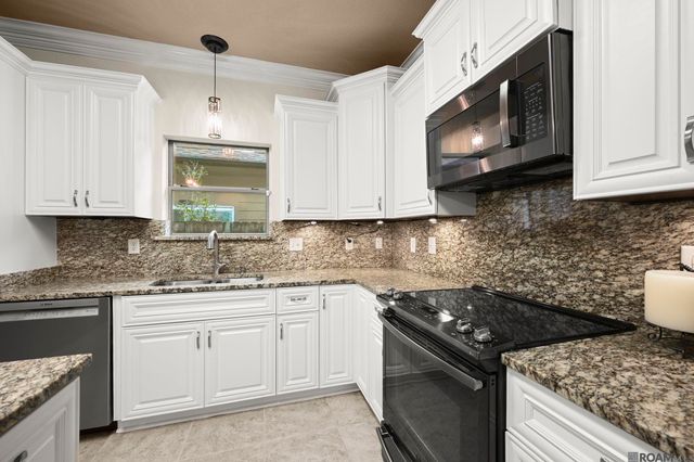 3307 Grassy Lake Dr, Baton Rouge, LA 70816