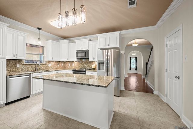 3307 Grassy Lake Dr, Baton Rouge, LA 70816