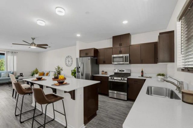 5211 Beachfront Cove St. 10, San Diego, CA 92154