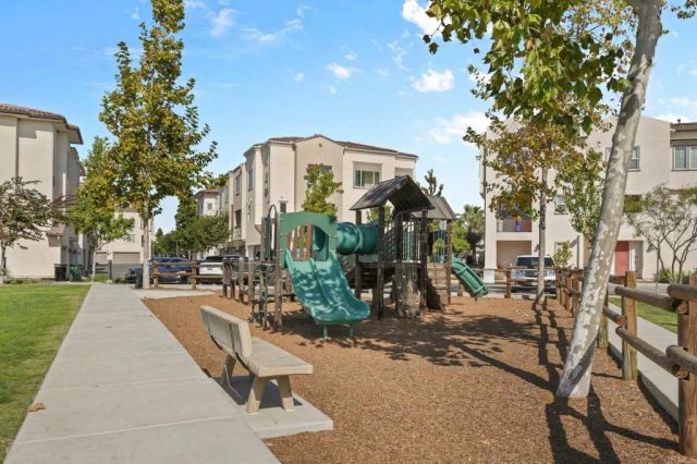 5211 Beachfront Cove St. 10, San Diego, CA 92154