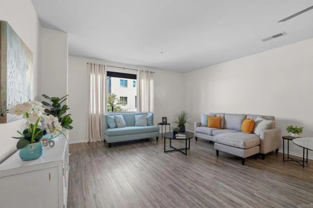 5211 Beachfront Cove St. 10, San Diego, CA 92154