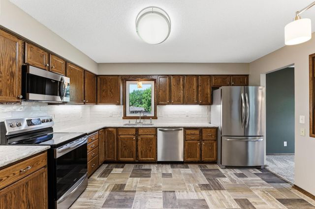 3588 Grenadier Place North Place, Oakdale, MN 55128
