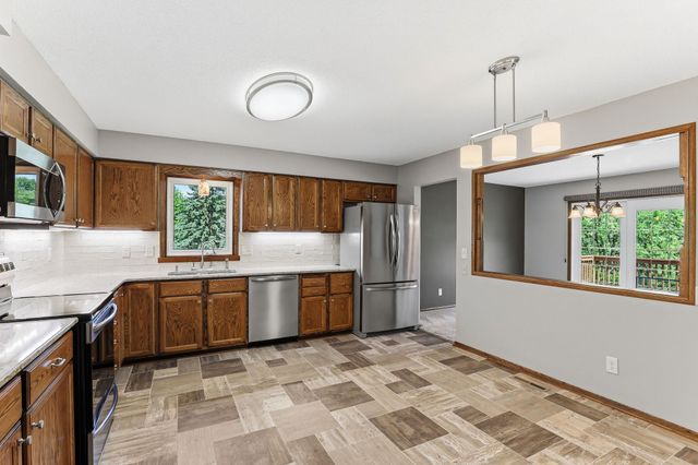 3588 Grenadier Place North Place, Oakdale, MN 55128