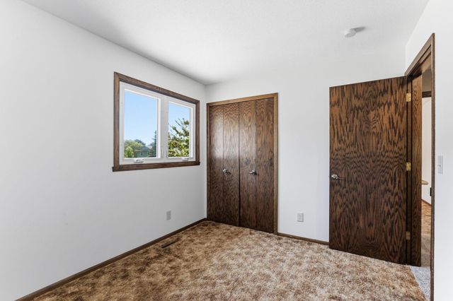 3588 Grenadier Place North Place, Oakdale, MN 55128